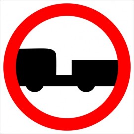 Znak drogowy B-7 zakaz wjazdu pojazdów silnikowych z przyczepą